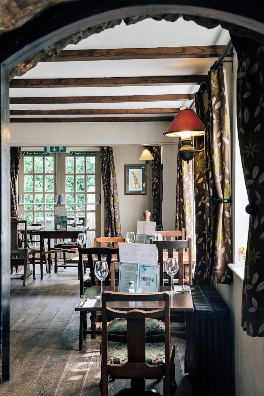 ホテル Rose And Crown ポースコール エクステリア 写真